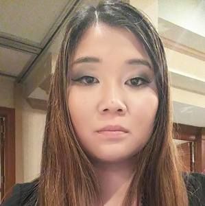 Meet your Posher, Larissa